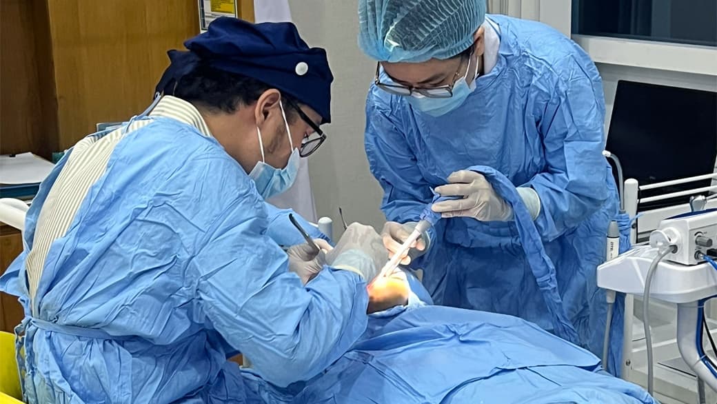 Who Should Get Dental Implants? Implant Cost in Da Nang